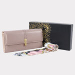 Billetera Daisy
