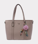 bolso-beca-panuelo-pompom-decorativo
