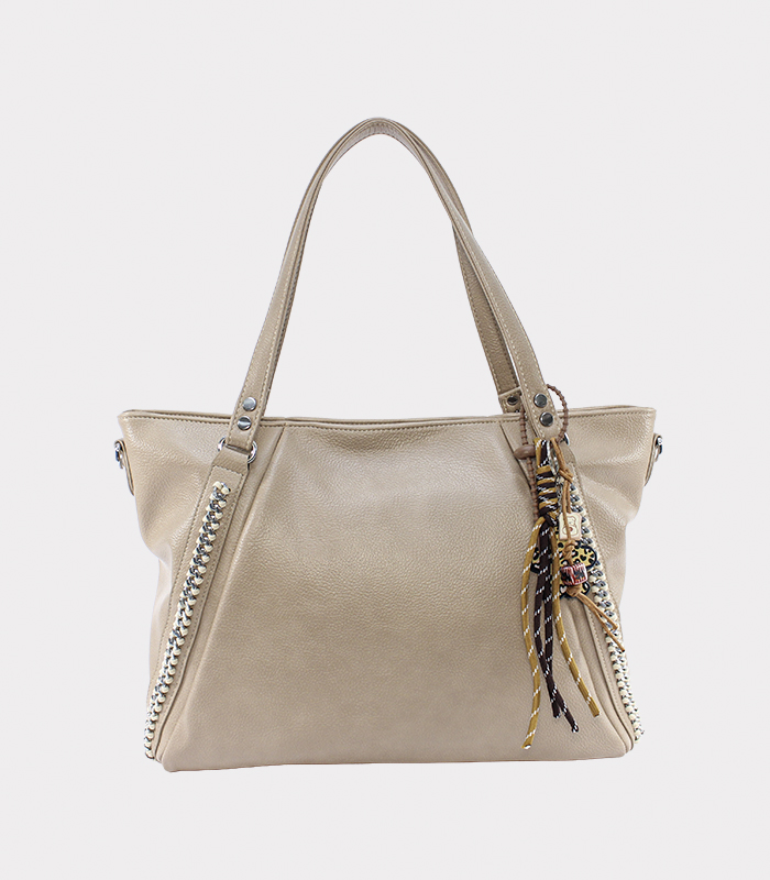 bolsos-tote-grandes-con-cadenas-plateadas-entrelazadas.jpg
